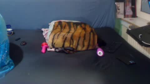 JACKSLUT BUY ME . FAN CLUB MEMBERS AND THOSE WHOM THE MEMBERS INDICATE SISY SLUT PROVIDES THEM  FREE SERVICES online show from December 8, 11:19 pm