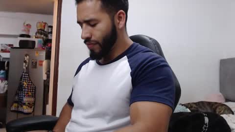 Snapshot of jack_master_muscle chatting on February 26, 3:32 am jack and leah online show from February 26, 3:32 am