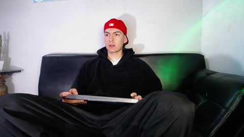 INDEPENDENT MODEL online show from December 28, 10:47 am