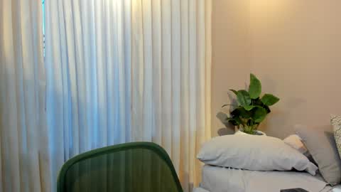 Jackson Bell online show from December 18, 4:06 pm