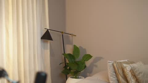 Jackson Bell online show from February 4, 2:10 pm