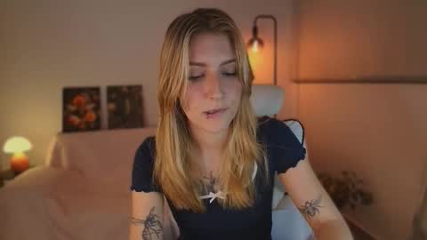 Linda Sofia help me get to 100 thumbs up online show from October 15, 4:45 am