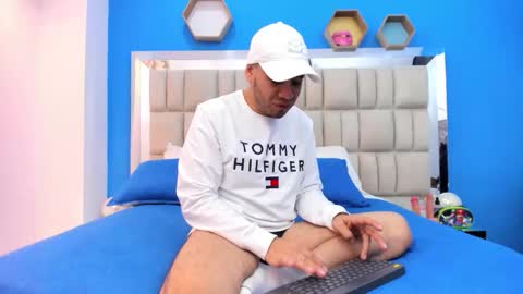 jacob_garcia_ online show from October 15, 7:14 pm