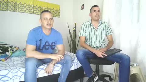 Snapshot of jacobandjayydenn chatting on March 6, 8:59 pm Jacob And Jayden online show from March 6, 8:59 pm