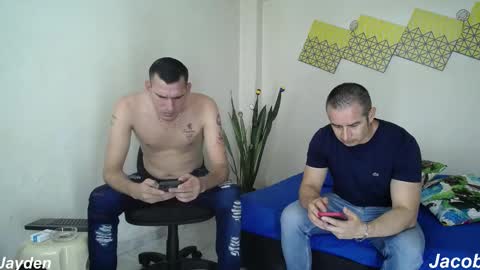 Snapshot of jacobandjayydenn chatting on October 7, 8:06 pm Jacob And Jayden online show from October 7, 8:06 pm