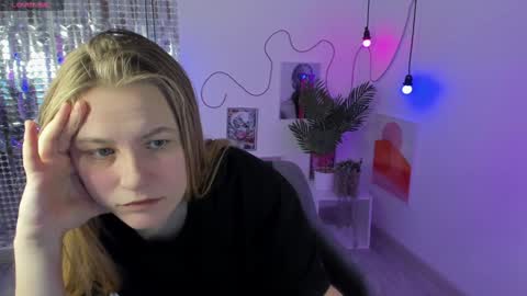 Jade online show from December 15, 4:48 pm