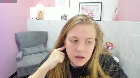 Jade online show from January 25, 9:35 pm