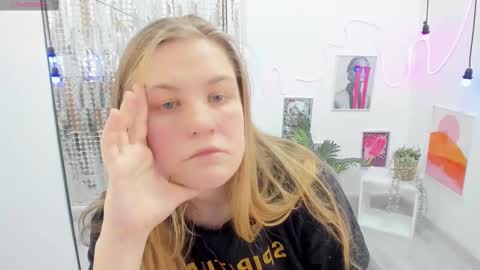 Jade online show from February 21, 8:49 pm