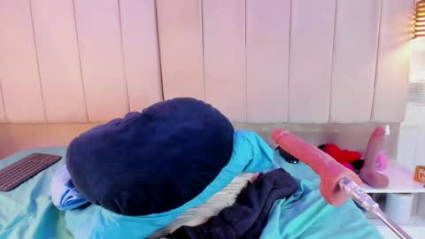 jade swet online show from February 11, 12:27 pm