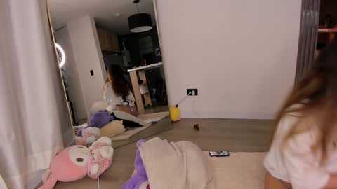 Jade online show from December 5, 3:15 am