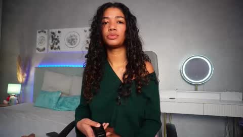 Jade online show from November 27, 8:27 am