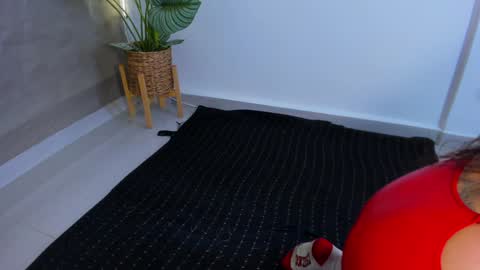 jadee__ online show from January 6, 11:31 pm