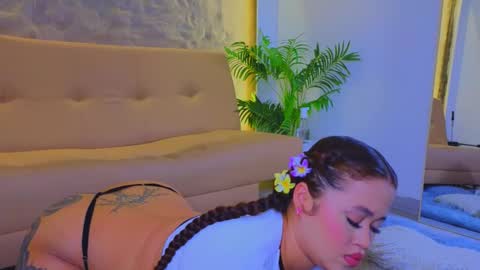 jadee__ online show from October 6, 3:15 am