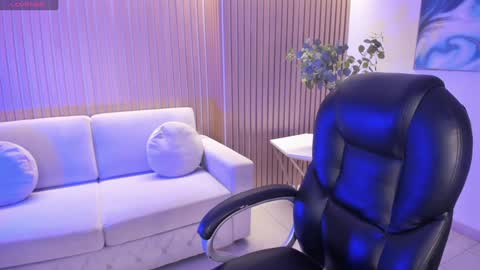 Snapshot of jadeevansx chatting on December 22, 9:09 pm JADE EVANS online show from December 22, 9:09 pm