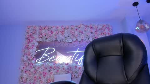 Snapshot of jadeevansx chatting on January 3, 9:05 pm JADE EVANS online show from January 3, 9:05 pm