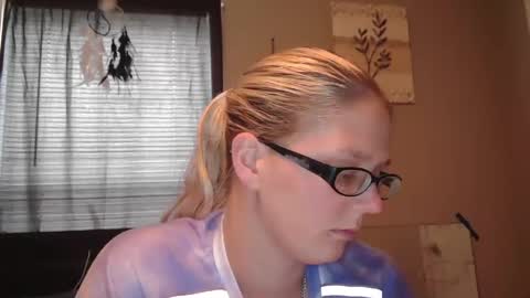 Snapshot of jadeluv chatting on December 14, 6:52 pm JadeLuv online show from December 14, 6:52 pm