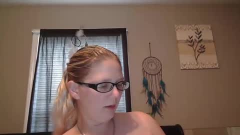 Snapshot of jadeluv chatting on December 15, 6:04 pm JadeLuv online show from December 15, 6:04 pm