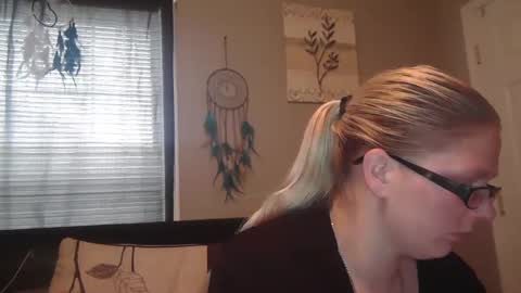 Snapshot of jadeluv chatting on February 9, 5:11 pm JadeLuv online show from February 9, 5:11 pm