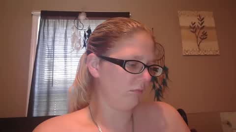 Snapshot of jadeluv chatting on March 9, 5:17 pm JadeLuv online show from March 9, 5:17 pm