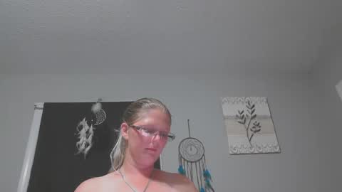 Snapshot of jadeluv chatting on September 16, 12:33 am JadeLuv online show from September 16, 12:33 am