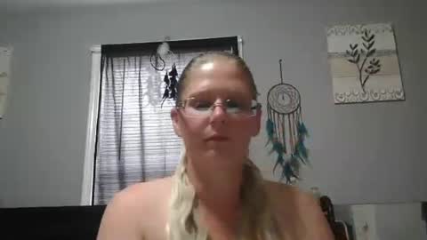 Snapshot of jadeluv chatting on October 25, 6:13 pm JadeLuv online show from October 25, 6:13 pm