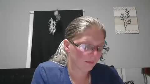 Snapshot of jadeluv chatting on November 7, 1:27 am JadeLuv online show from November 7, 1:27 am