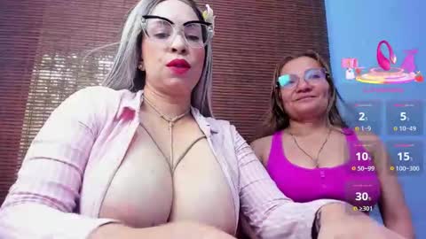 Snapshot of jademooms chatting on October 26, 9:21 pm JADEMOOMS online show from October 26, 9:21 pm