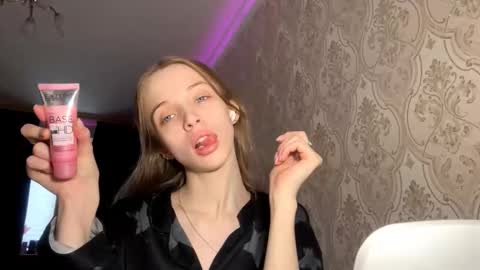 Snapshot of jadwigajennrich chatting on November 28, 5:21 am Jane online show from November 28, 5:21 am