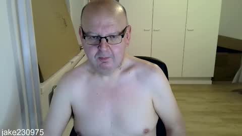 Jake2309 online show from November 17, 7:19 pm