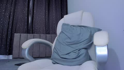 Snapshot of jake_evanss_ chatting on January 7, 6:35 pm JAKE online show from January 7, 6:35 pm