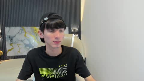 Snapshot of jake_evanss_ chatting on October 18, 9:59 pm JAKE online show from October 18, 9:59 pm