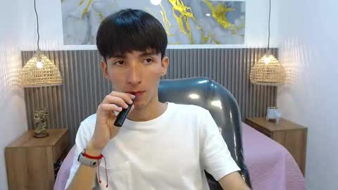 Snapshot of jake_evanss_ chatting on November 17, 1:06 pm JAKE online show from November 17, 1:06 pm