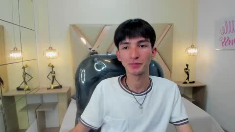 Snapshot of jake_evanss_ chatting on November 22, 1:10 pm JAKE online show from November 22, 1:10 pm