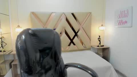 Snapshot of jake_evanss_ chatting on November 24, 5:34 pm JAKE online show from November 24, 5:34 pm