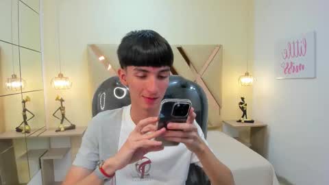 Snapshot of jake_evanss_ chatting on December 4, 4:27 pm JAKE online show from December 4, 4:27 pm