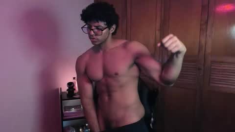 jake_hill1 online show from September 11, 3:28 am