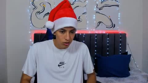 Hi guys im new 3 online show from December 16, 7:10 pm