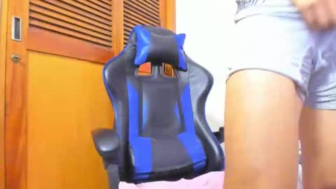 Hi guys im new 3 online show from January 27, 10:16 pm