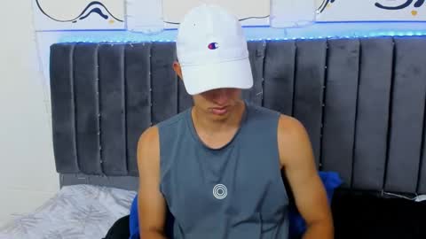 Hi guys im new 3 online show from March 3, 8:21 pm