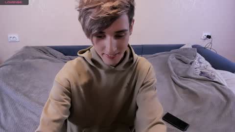 James online show from December 25, 8:28 pm