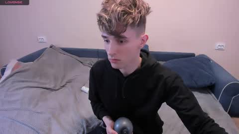 James online show from March 8, 9:40 pm