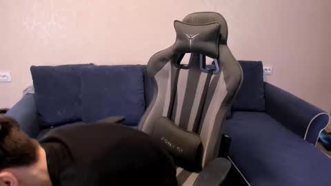 James online show from October 15, 7:14 pm