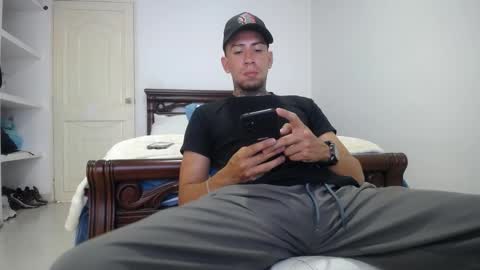 james_x28 online show from October 30, 7:58 pm