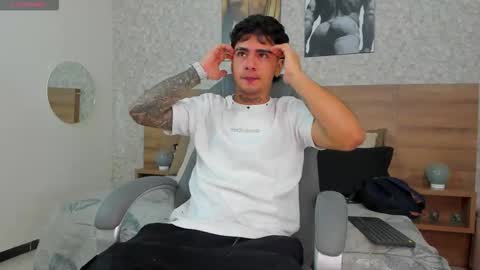 Snapshot of jamesdekker chatting on October 12, 1:32 pm jamesdekker online show from October 12, 1:32 pm