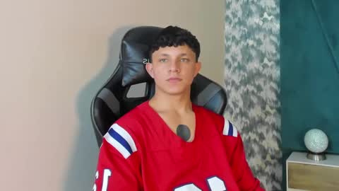 jamesgolden_ online show from February 27, 5:47 pm