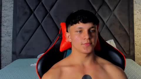 jamesgolden_ online show from March 12, 6:33 pm