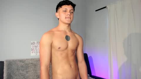 jamesgolden_ online show from November 20, 9:25 pm