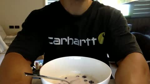 jamesmo820913 online show from October 6, 2:09 am