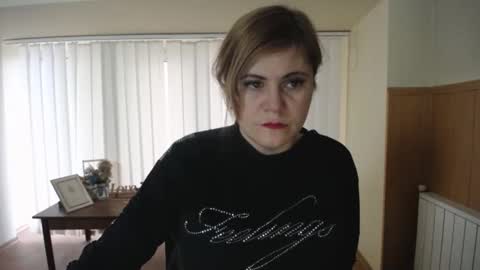 janaloveli online show from December 19, 8:45 am