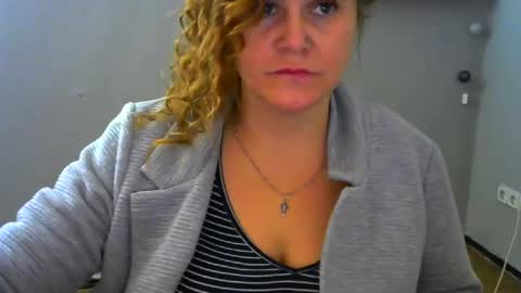 janaloveli online show from January 3, 8:10 am